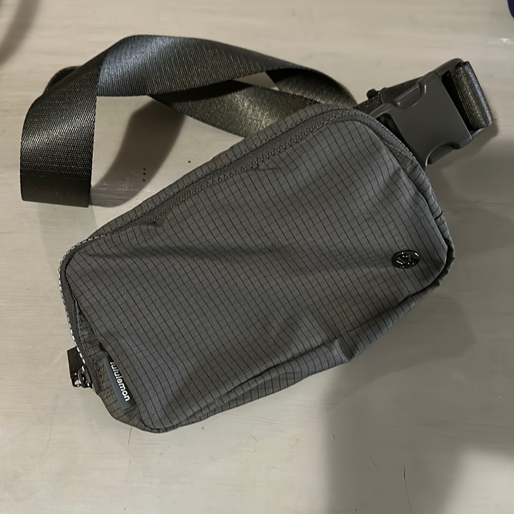 Lululemon Everywhere Belt Bag 1L